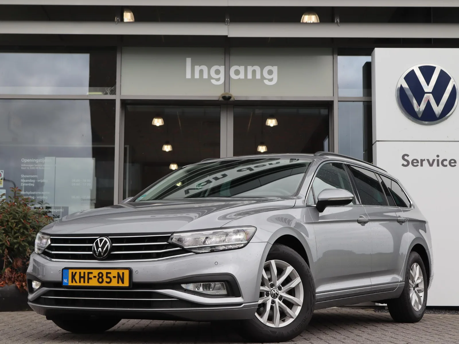 Volkswagen Passat (2023) — foto 1