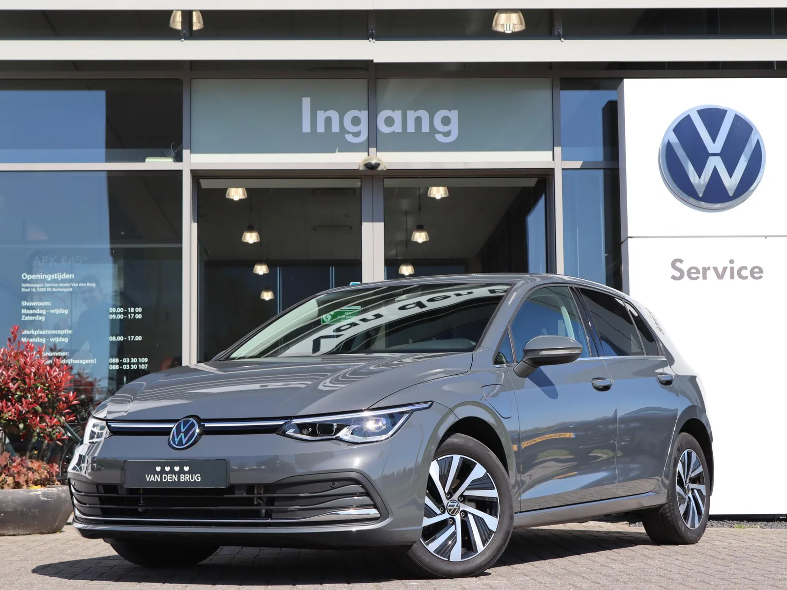 Volkswagen Golf (2022) — foto 1