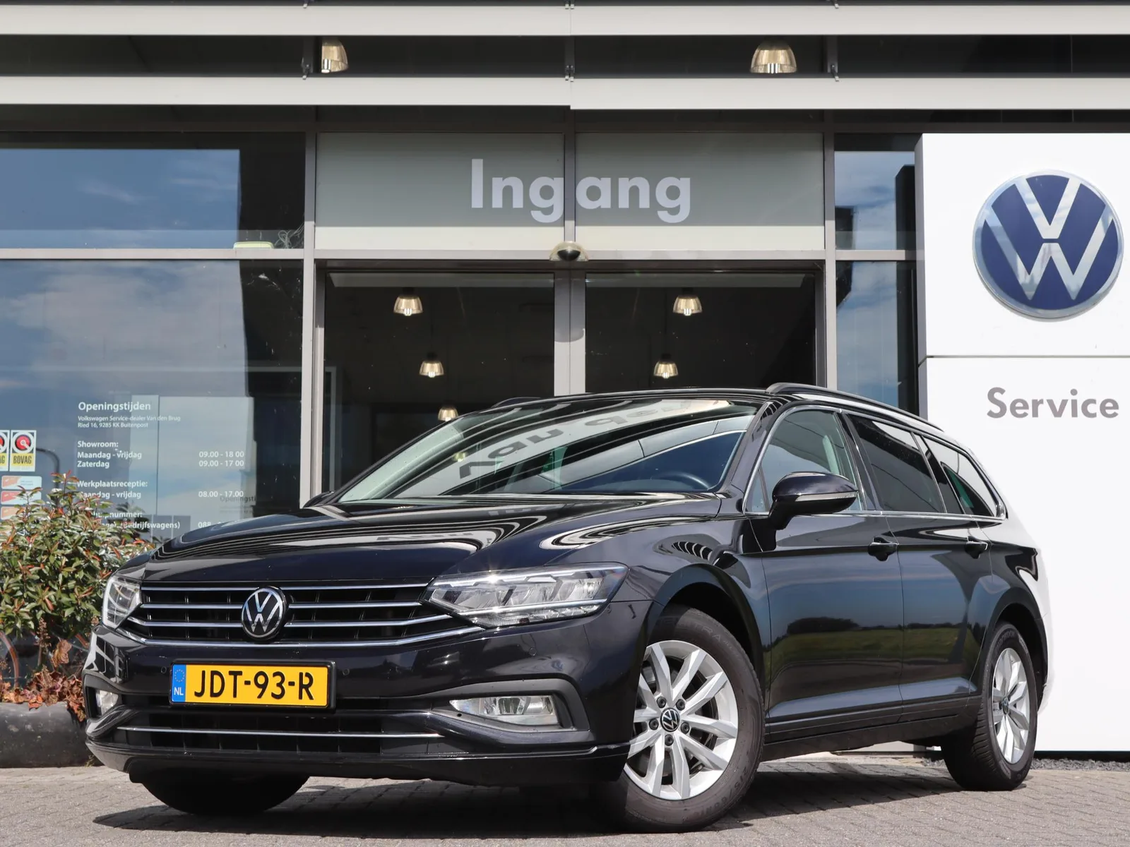 Volkswagen Passat (2023) — foto 1