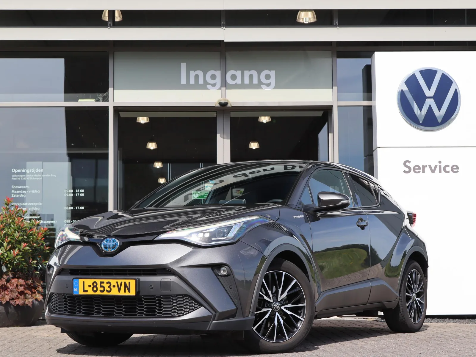Toyota C-HR (2020) — foto 1