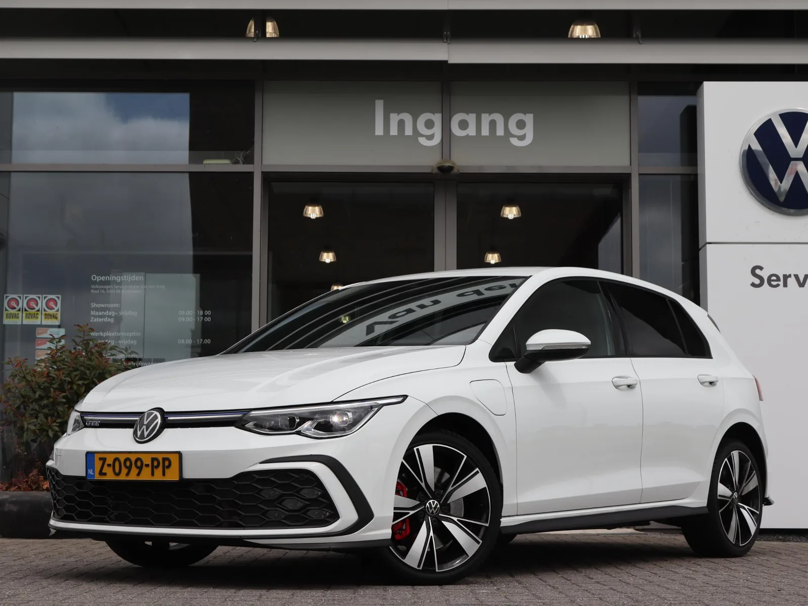 Volkswagen Golf (2022) — foto 1