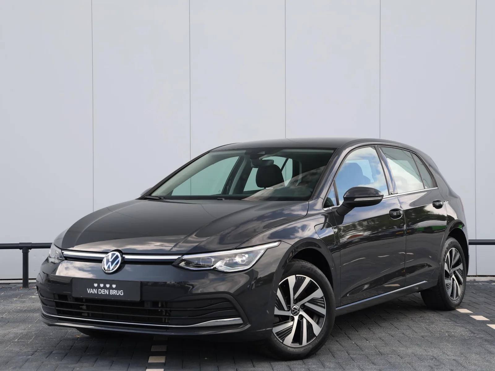 Volkswagen Golf (2022) — foto 1