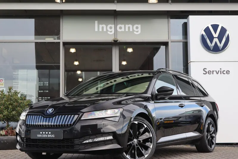 Škoda Superb (2023)