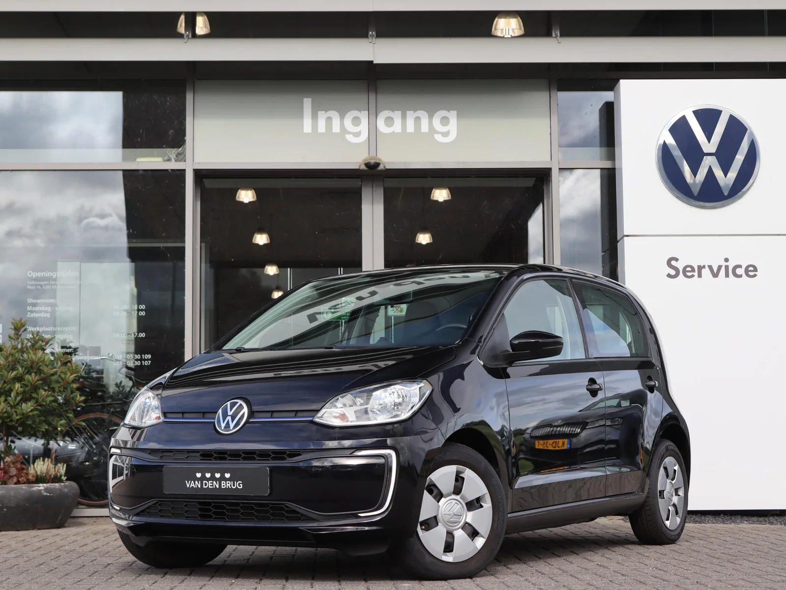 Volkswagen E-up! (2021) — foto 1