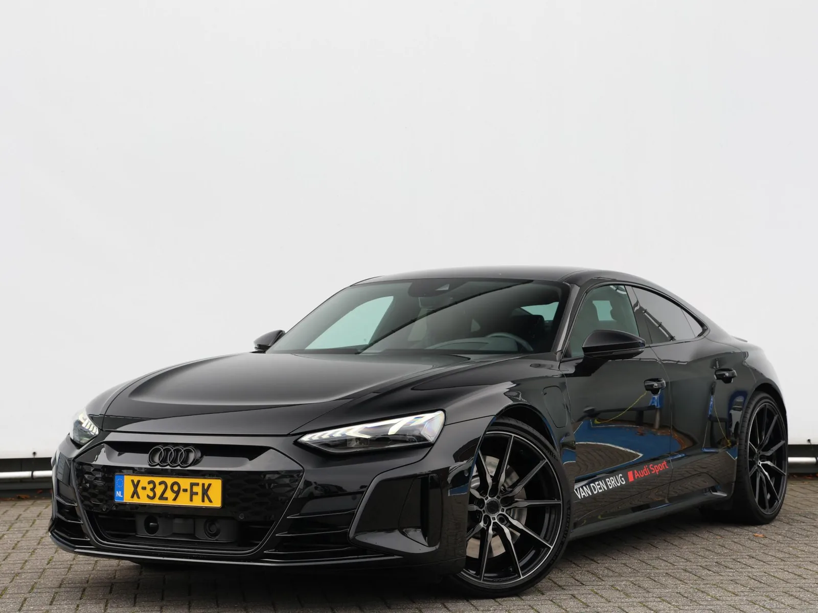 Audi e-tron GT (2023) — foto 1