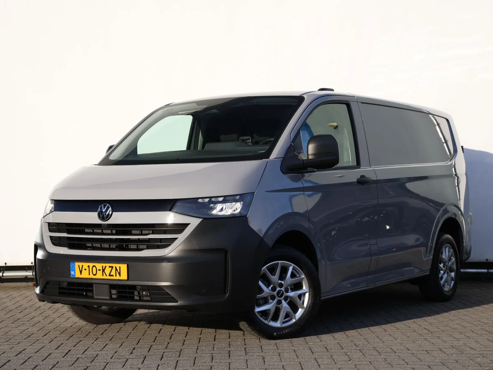 Volkswagen Transporter (2024) — foto 1
