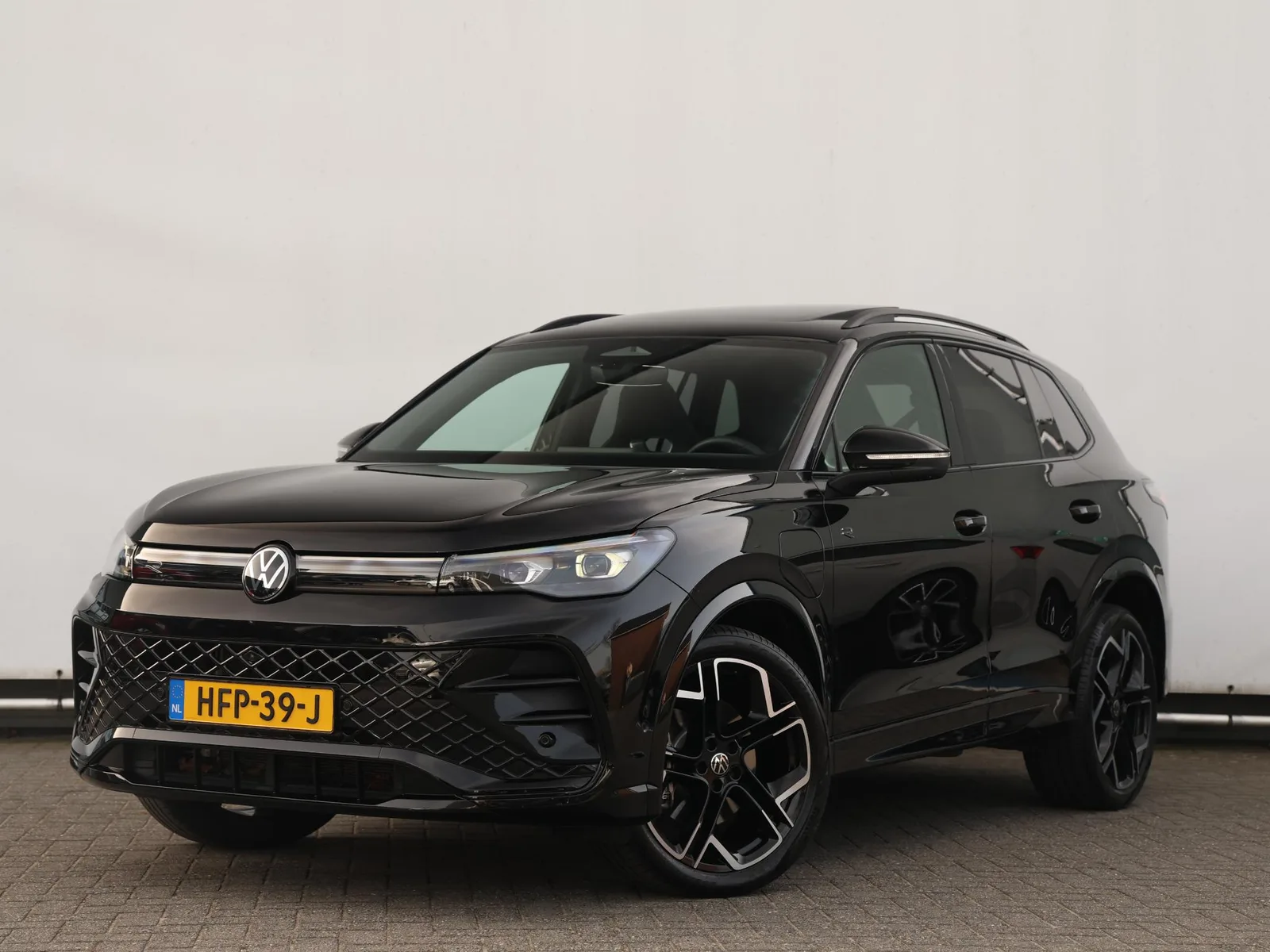 Volkswagen Tiguan (2025) — foto 1