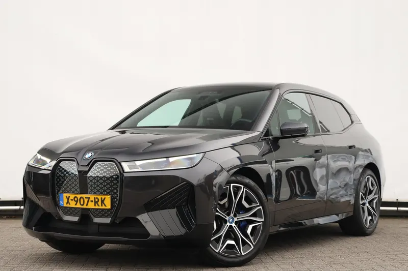 BMW iX (2024)