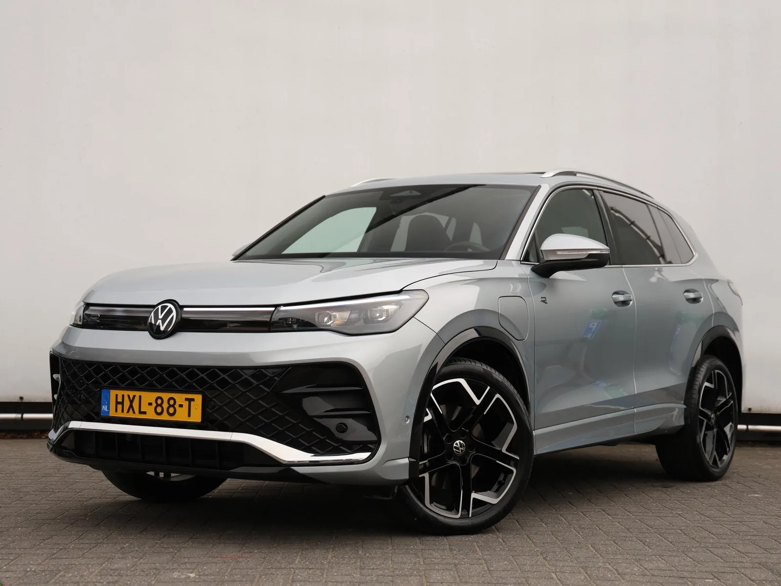 Volkswagen Tiguan (2025) — foto 1