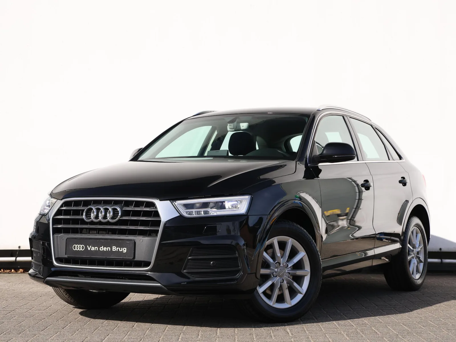 Audi Q3 (2016) — foto 1