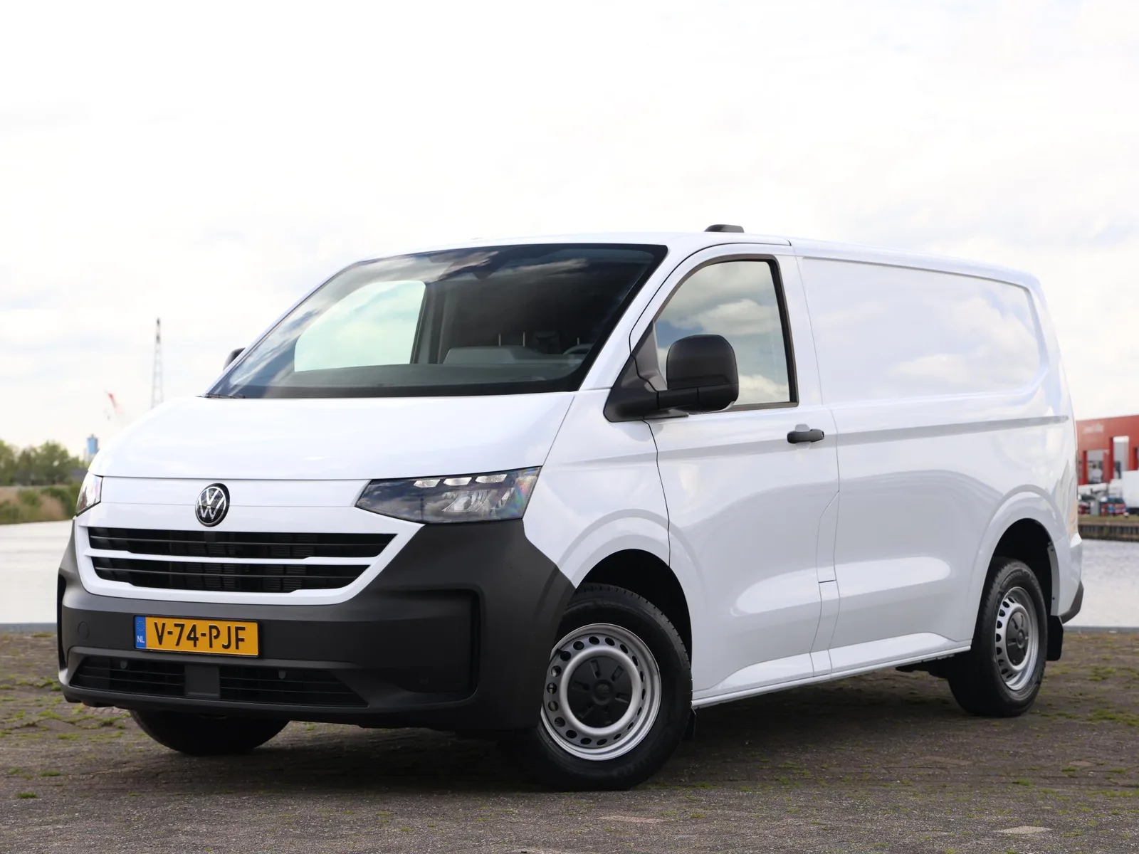 Volkswagen Transporter (2024) — foto 1