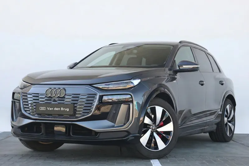 Audi Q6 e-tron (2025)