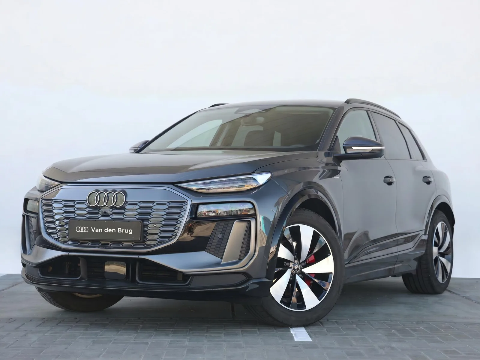 Audi Q6 e-tron (2025) — foto 1