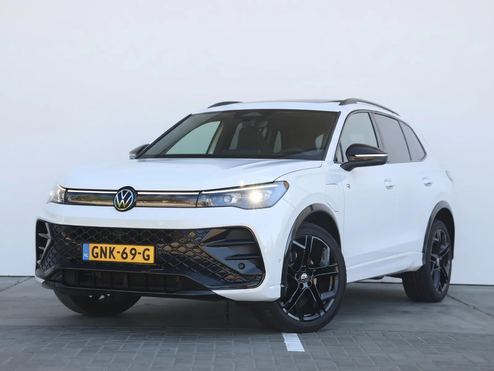 Volkswagen Tiguan (2024) — foto 1