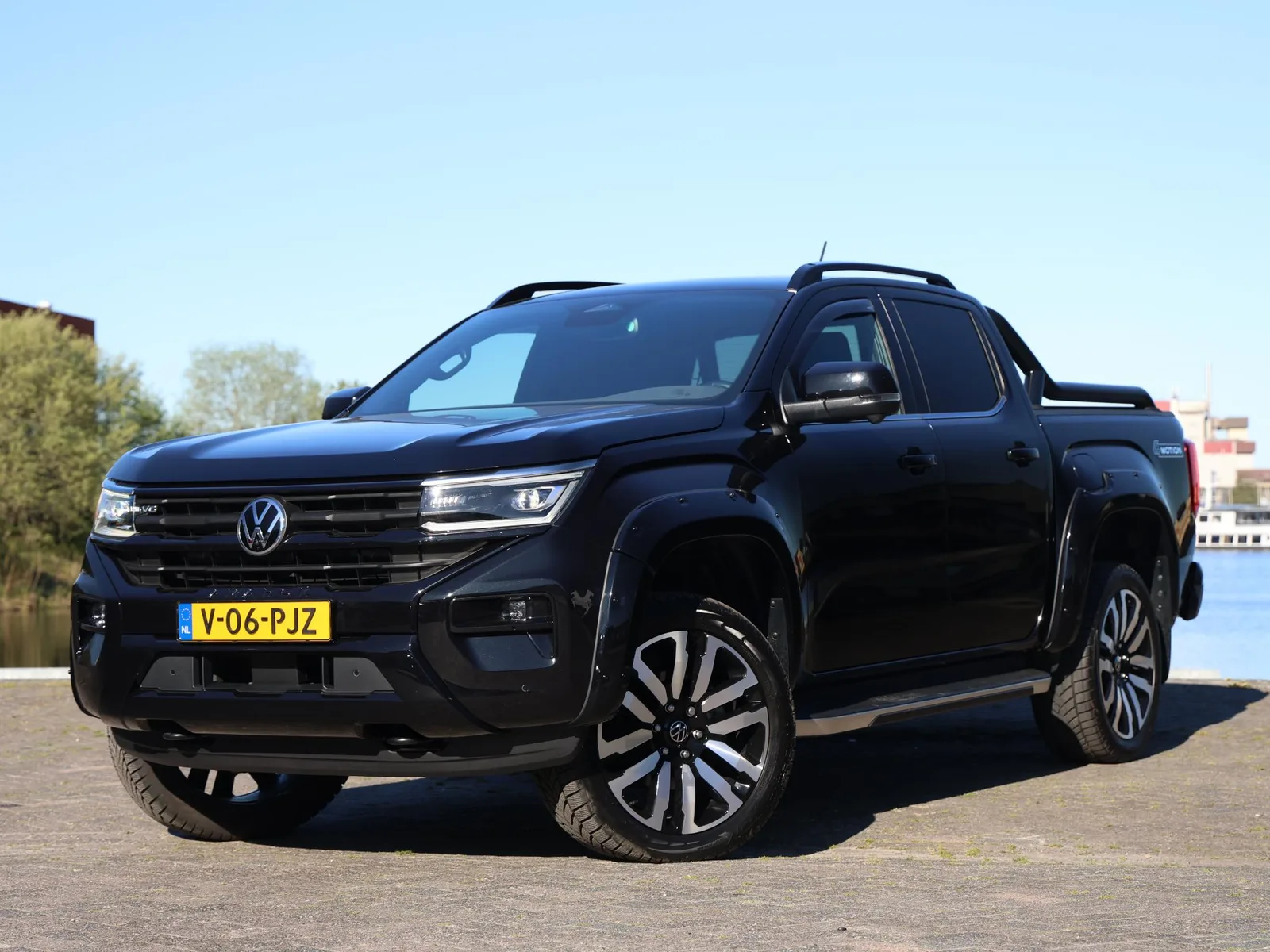 Volkswagen Amarok (2024) — foto 1