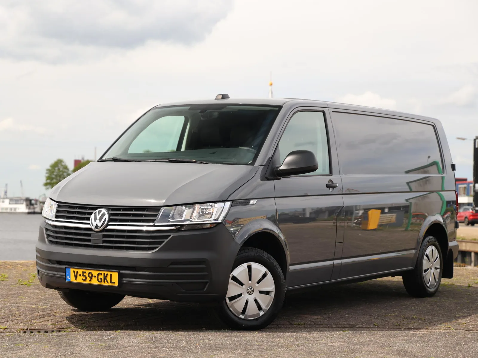 Volkswagen Transporter (2024) — foto 1