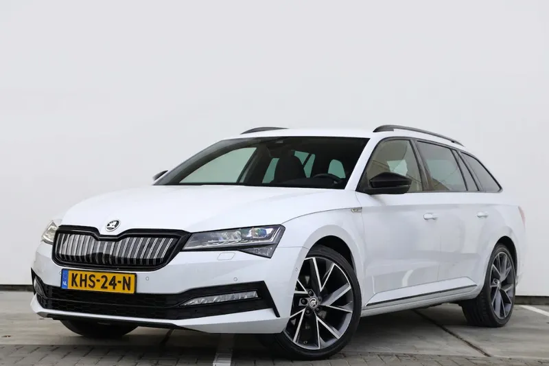 Škoda Superb (2023)