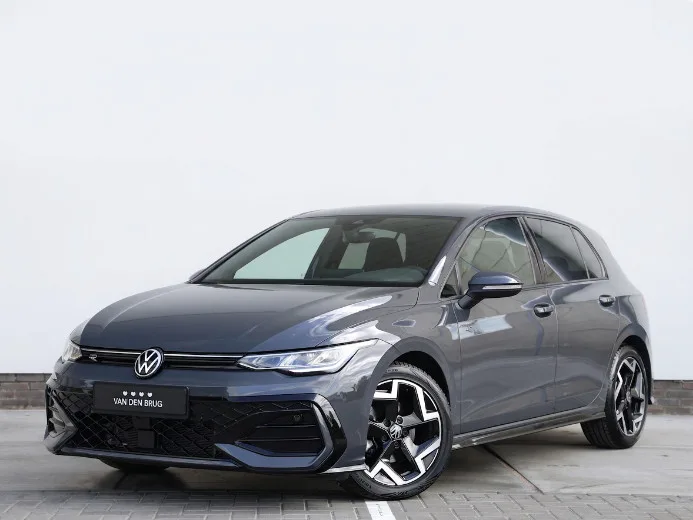 Volkswagen Golf (2025) — foto 1