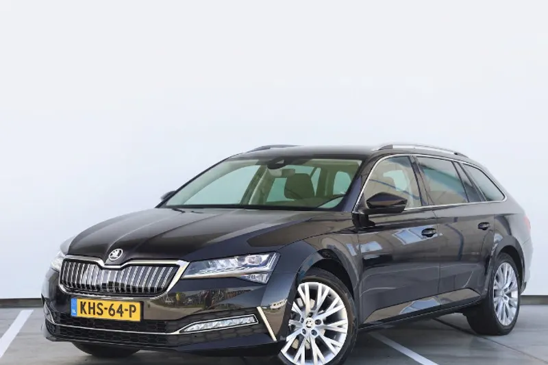 Škoda Superb (2023)