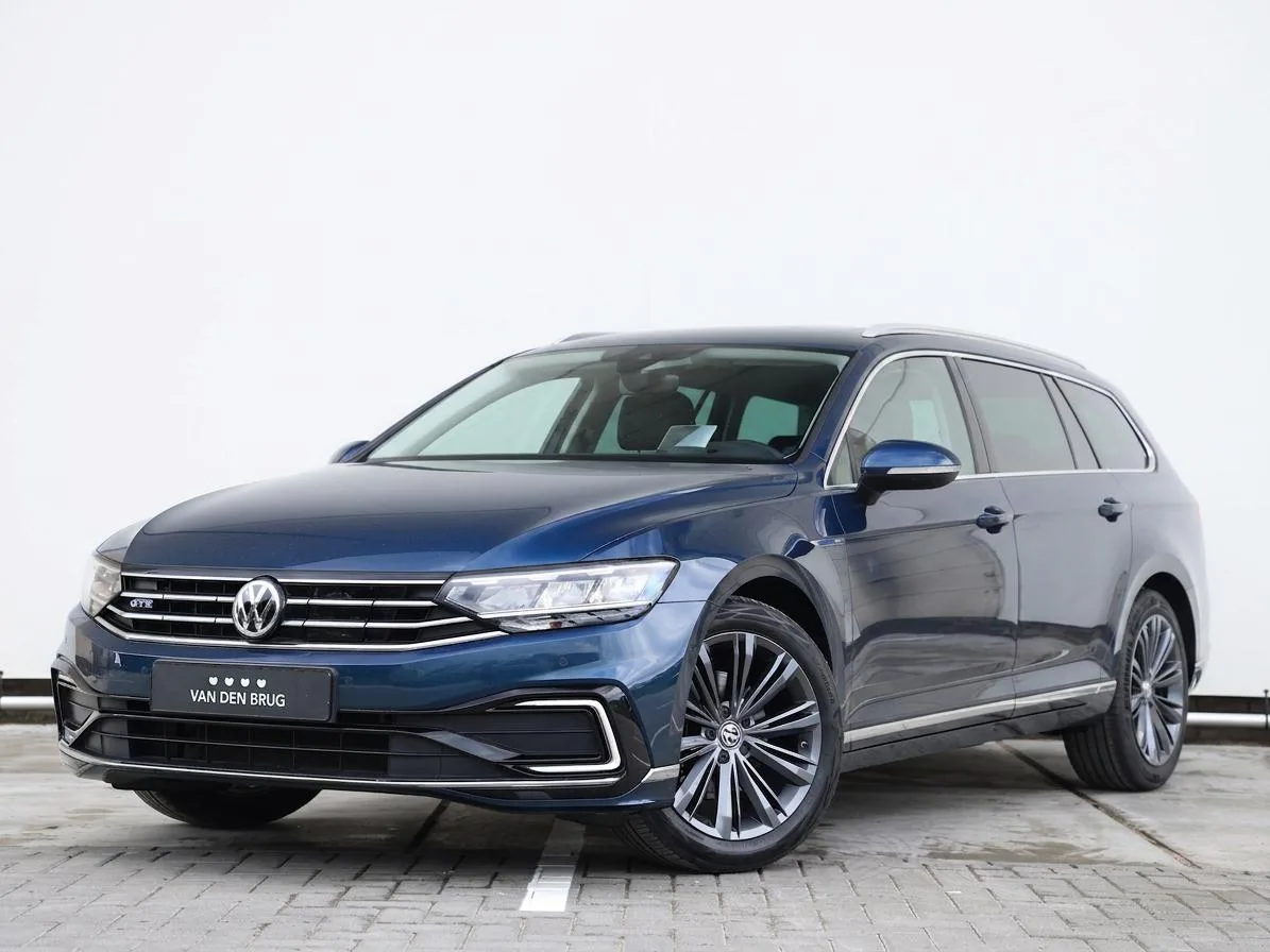 Volkswagen Passat (2020) — foto 1