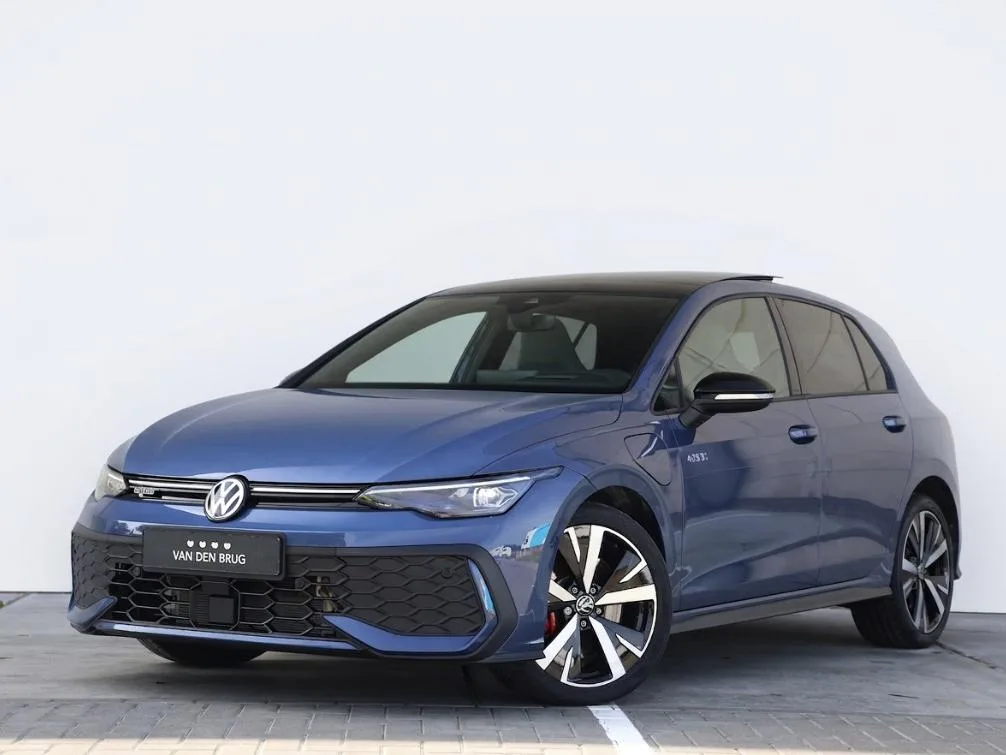 Volkswagen Golf (2025) — foto 1