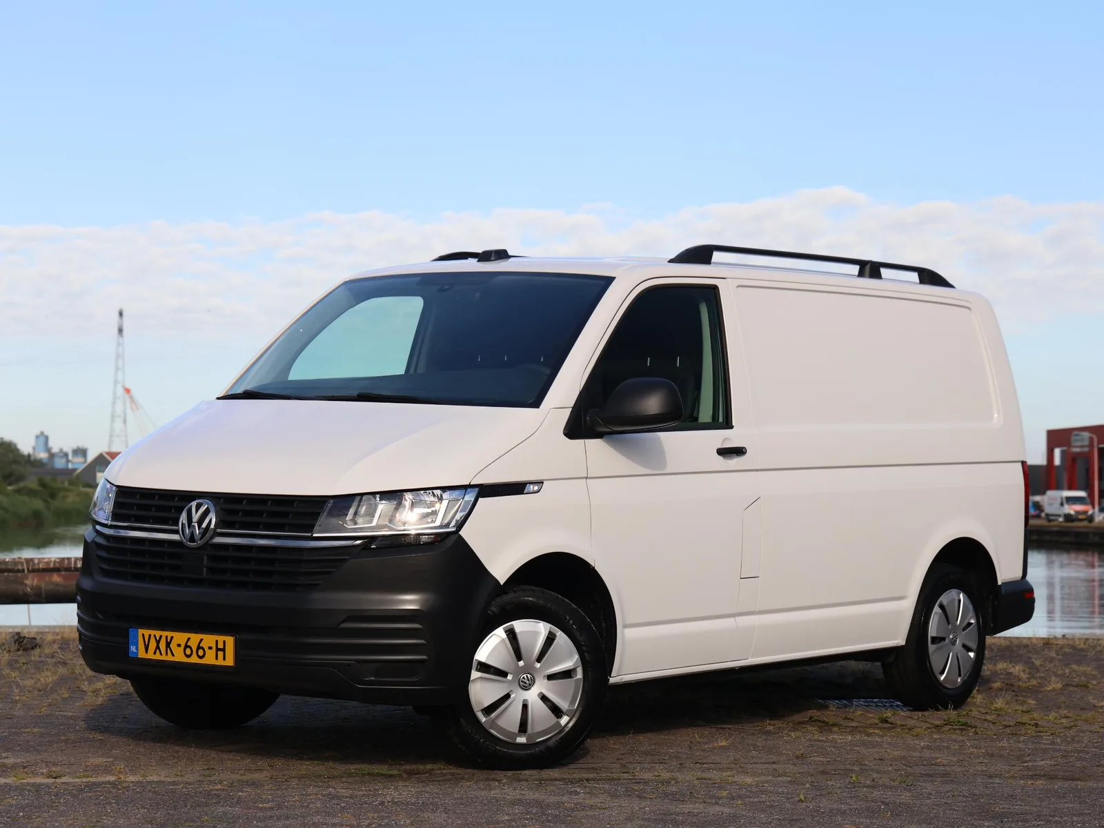 Volkswagen Transporter (2023) — foto 1