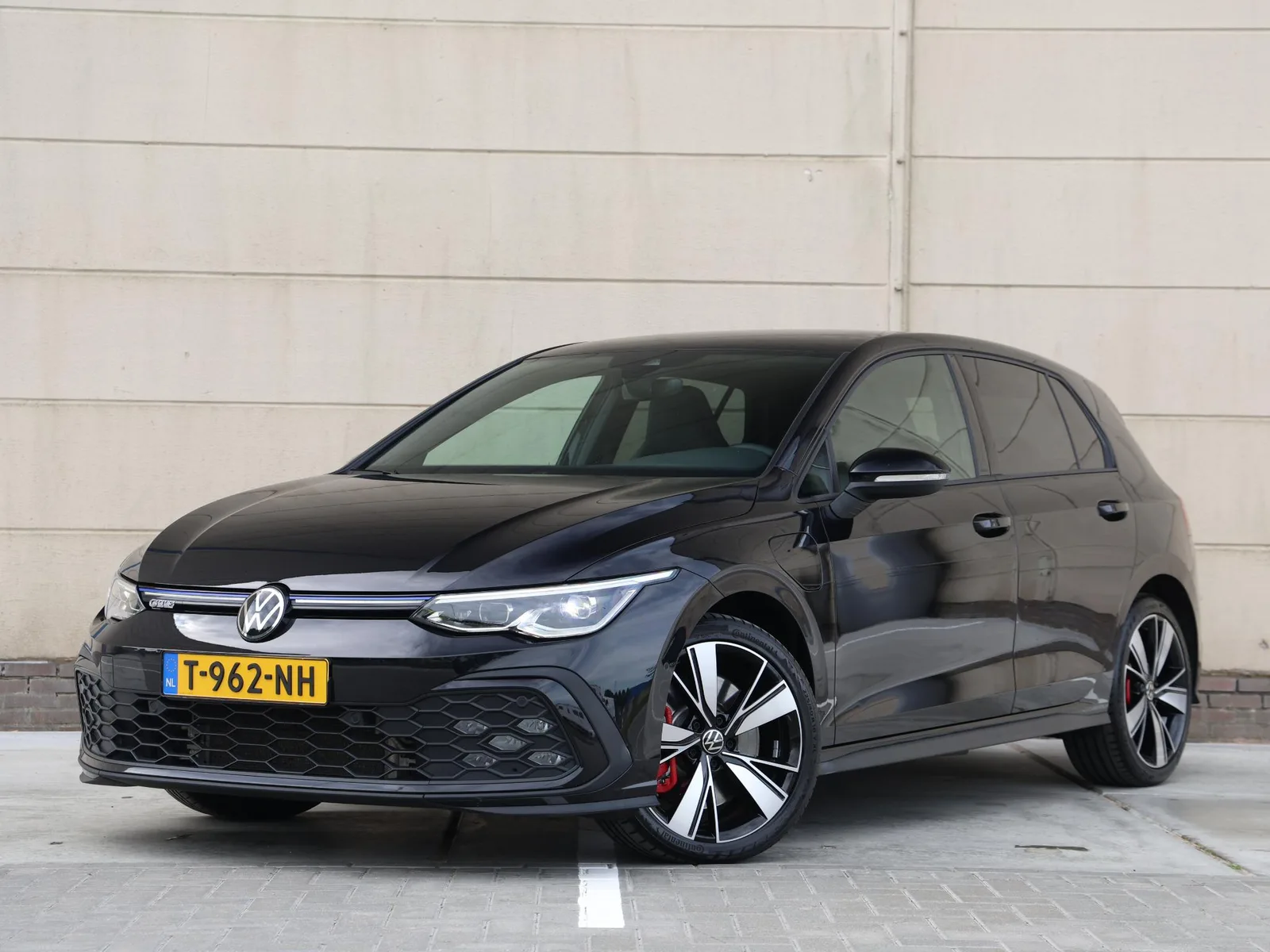 Volkswagen Golf (2021) — foto 1