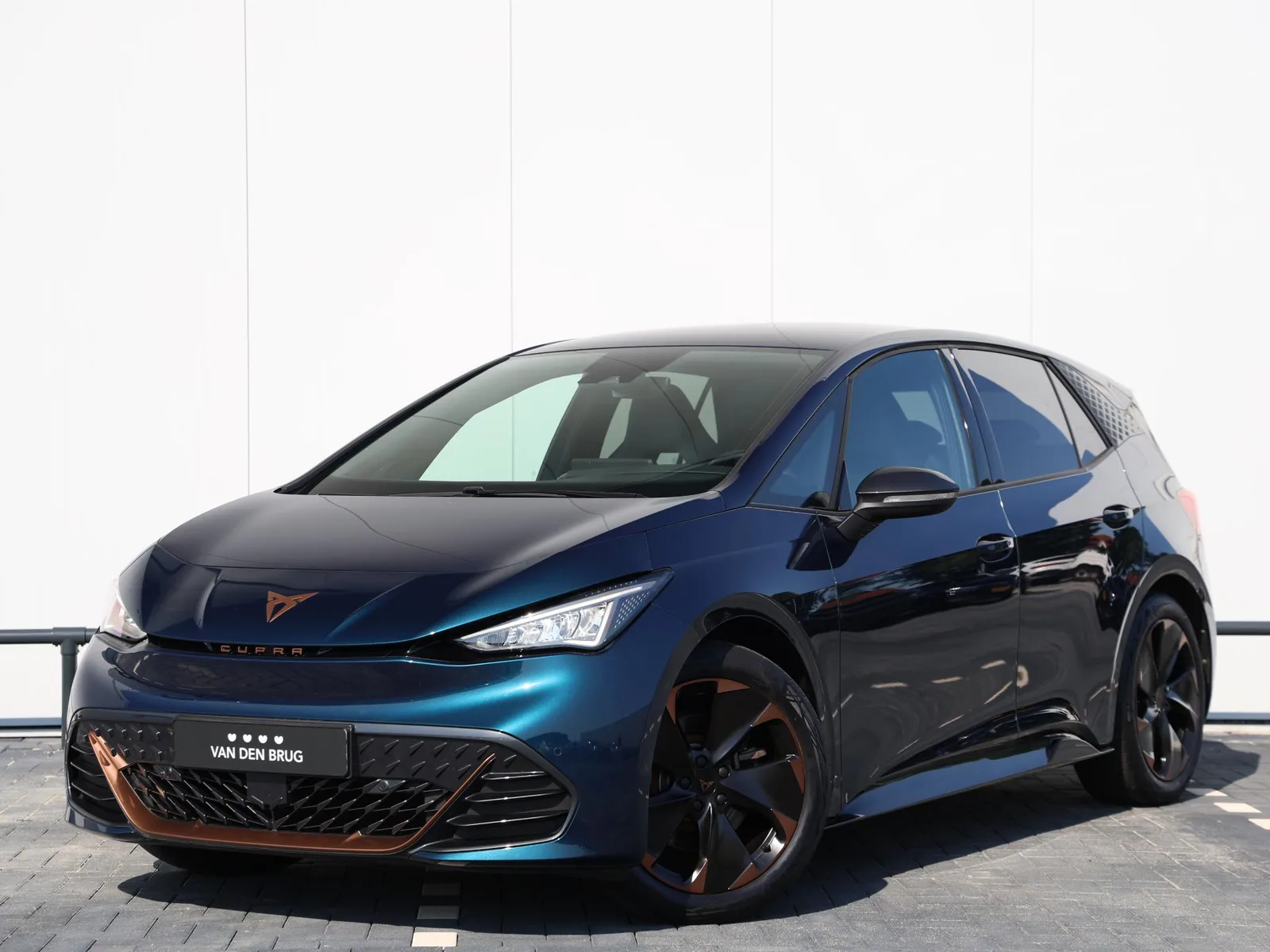 CUPRA Born (2024) — foto 1