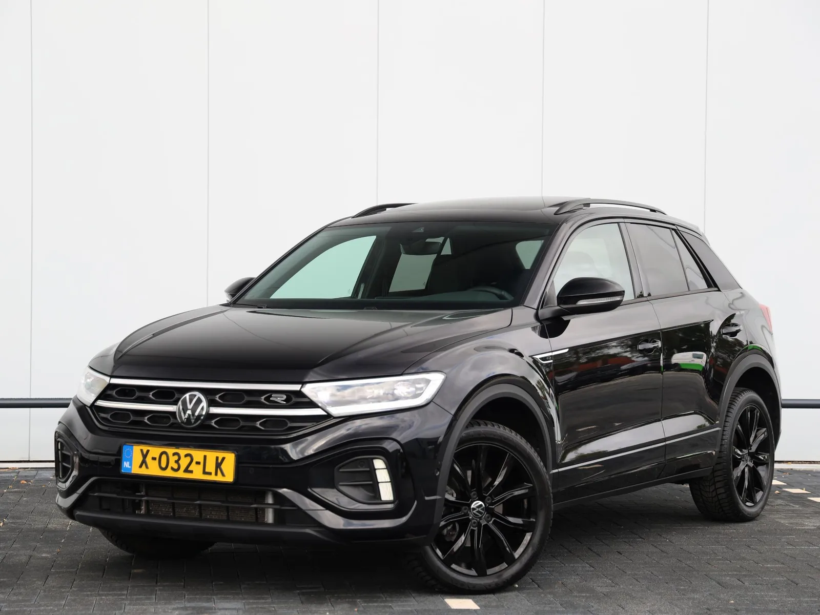 Volkswagen T-Roc (2023) — foto 1