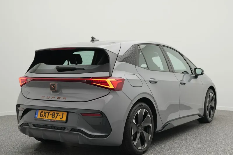 CUPRA Born (2023)