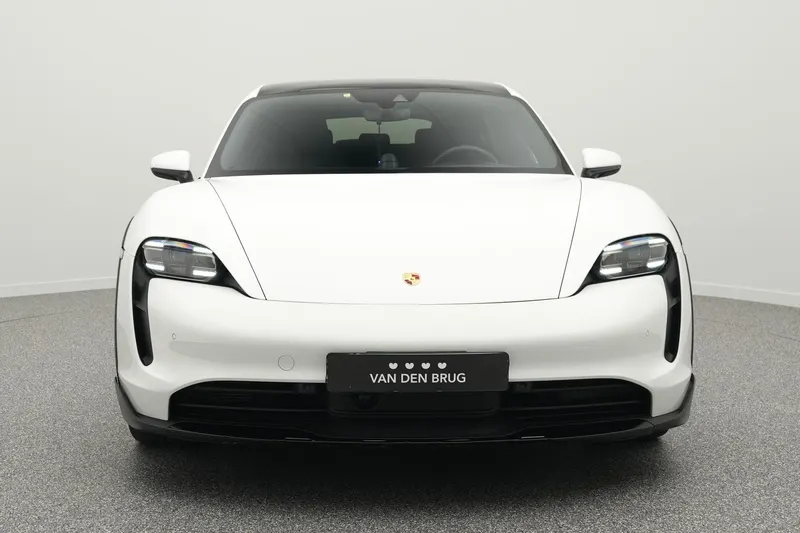 Porsche Taycan (2023)
