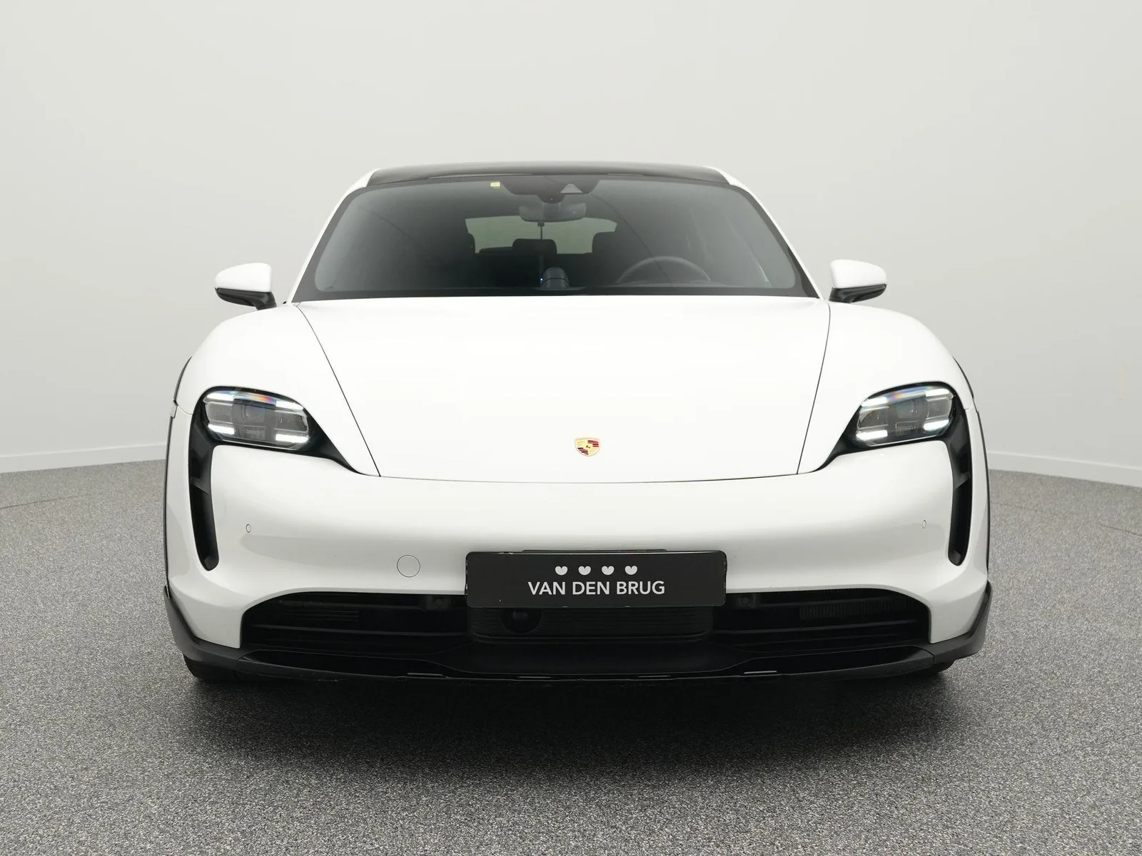 Porsche Taycan (2023) — foto 1