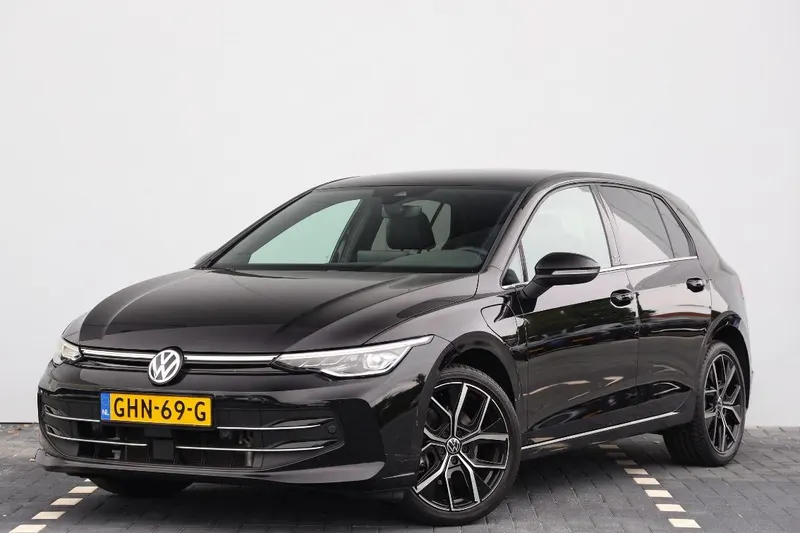 Volkswagen Golf (2024)