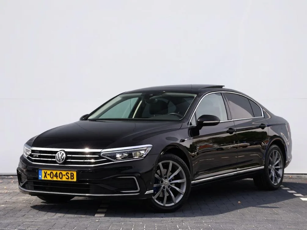 Volkswagen Passat (2020) — foto 1