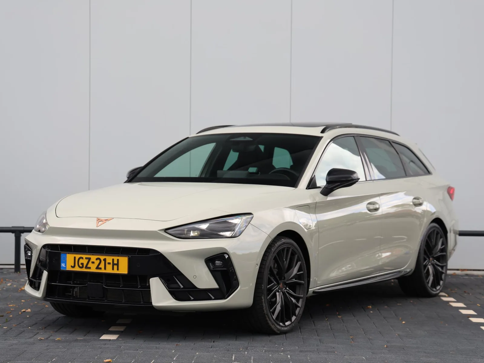 CUPRA Leon Sportstourer (2025) — foto 1
