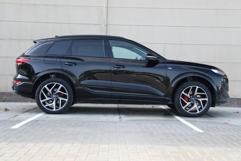 Audi Q6 e-tron (2026)