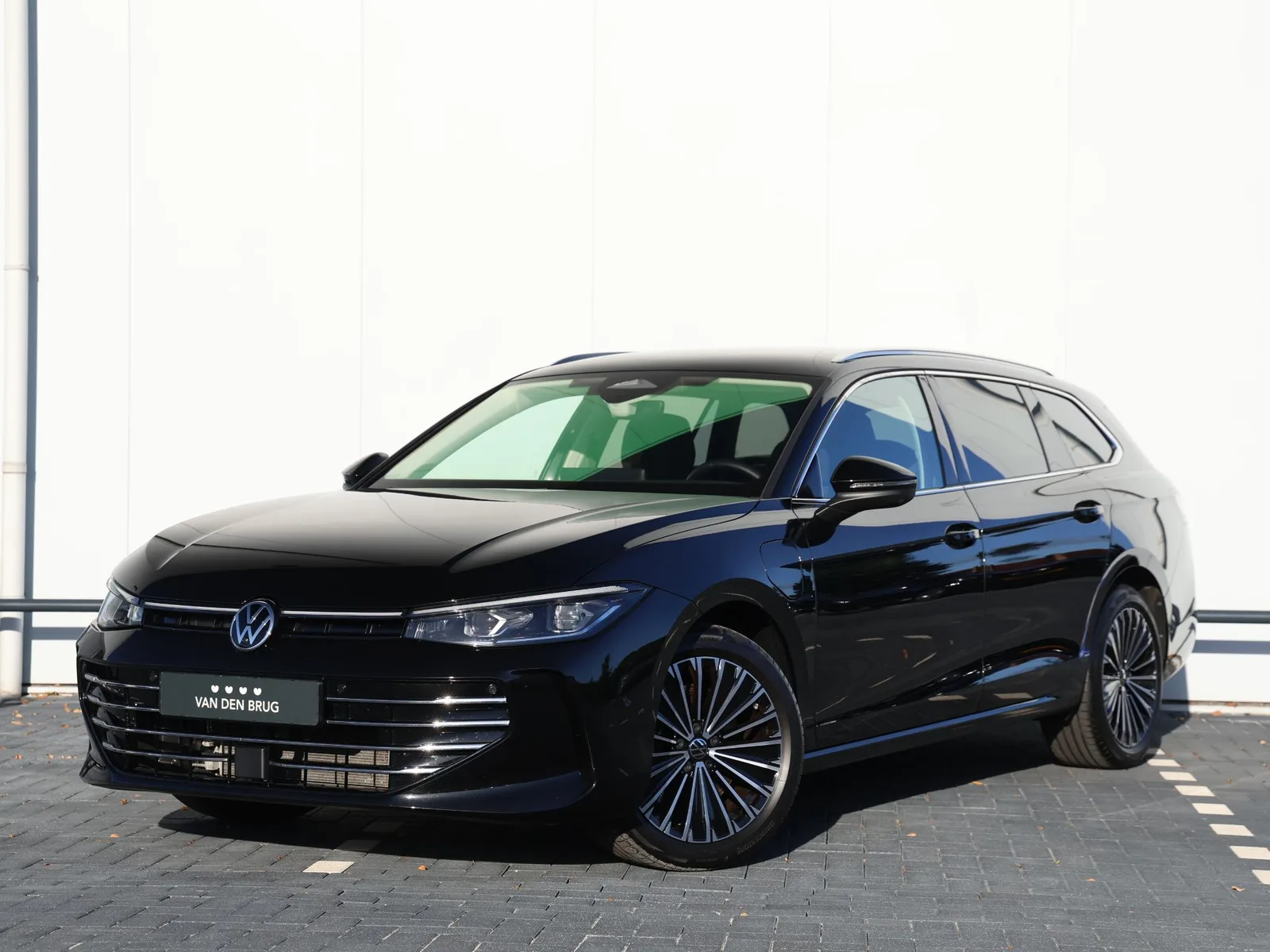 Volkswagen Passat (2025) — foto 1