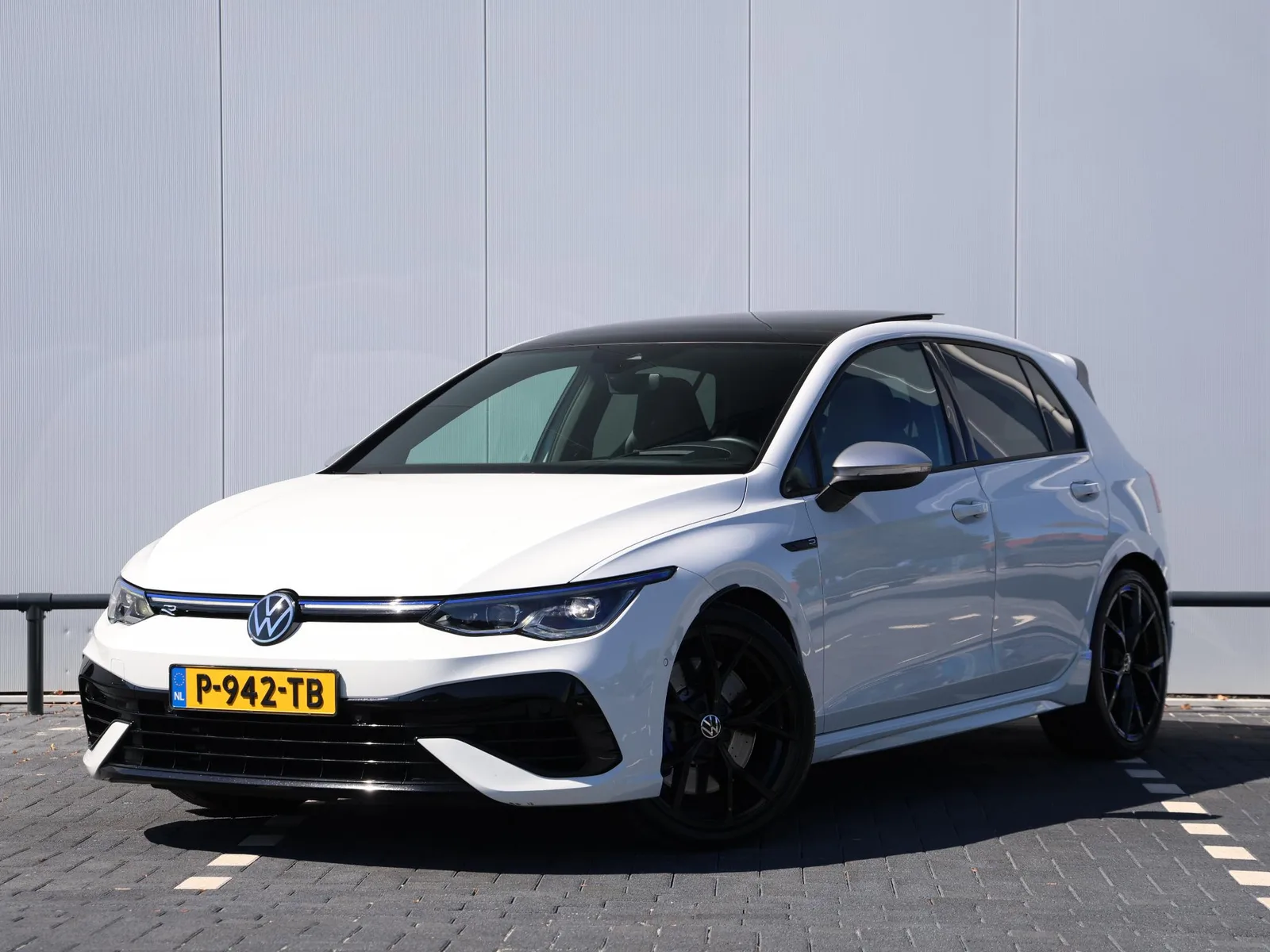 Volkswagen Golf (2022) — foto 1