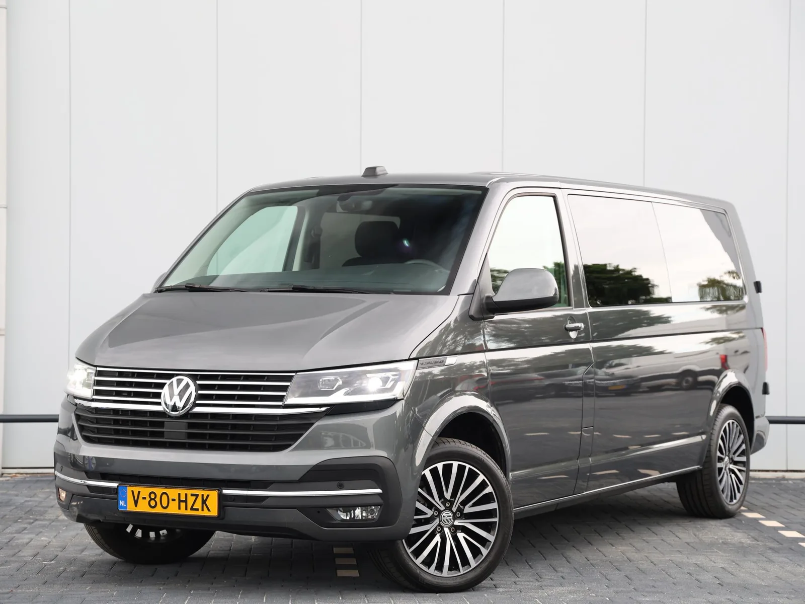 Volkswagen Transporter (2024) — foto 1