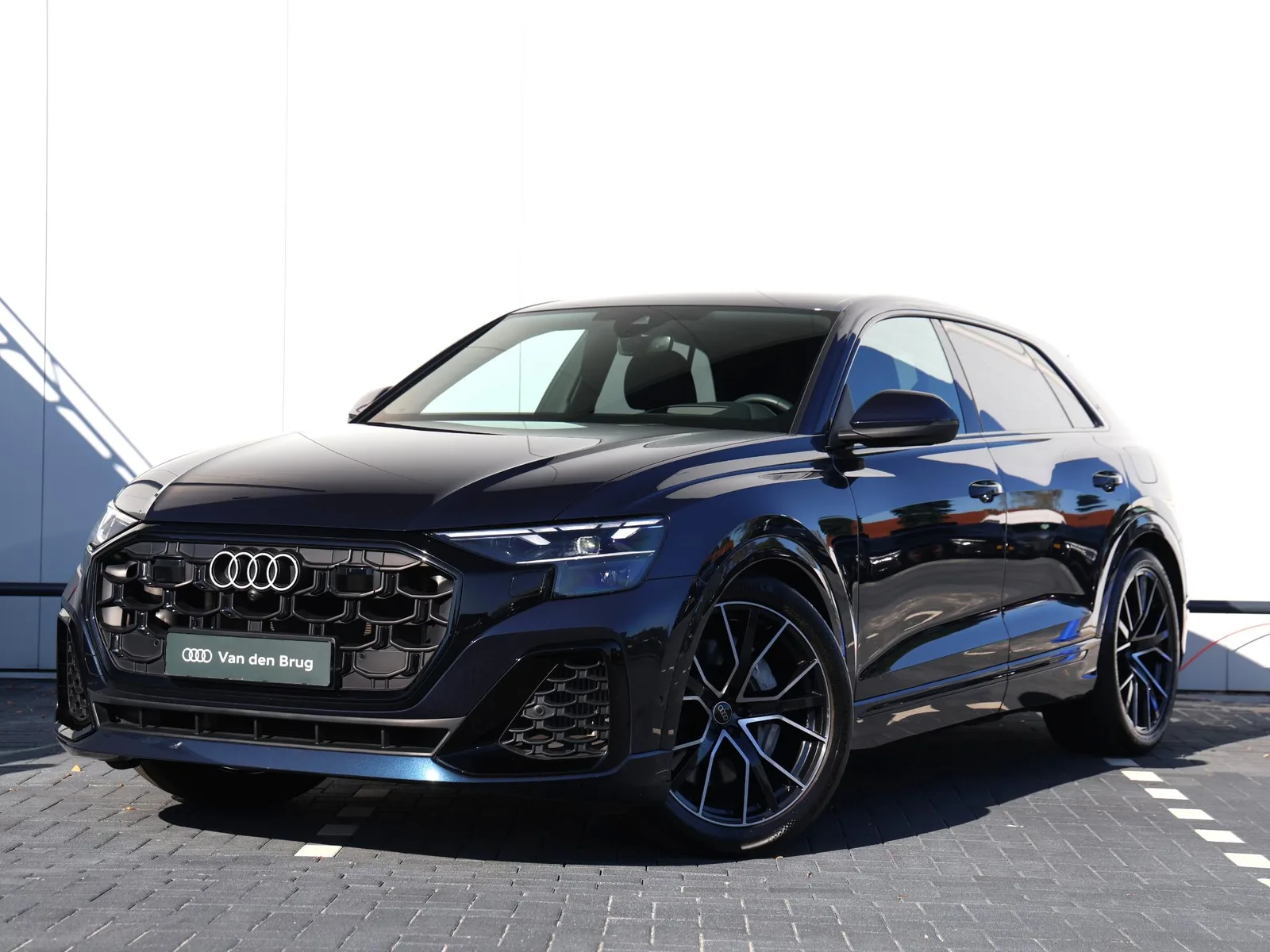 Audi Q8 (2024) — foto 1