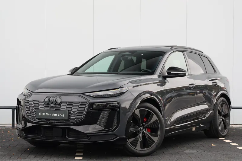 Audi Q6 e-tron (2025)