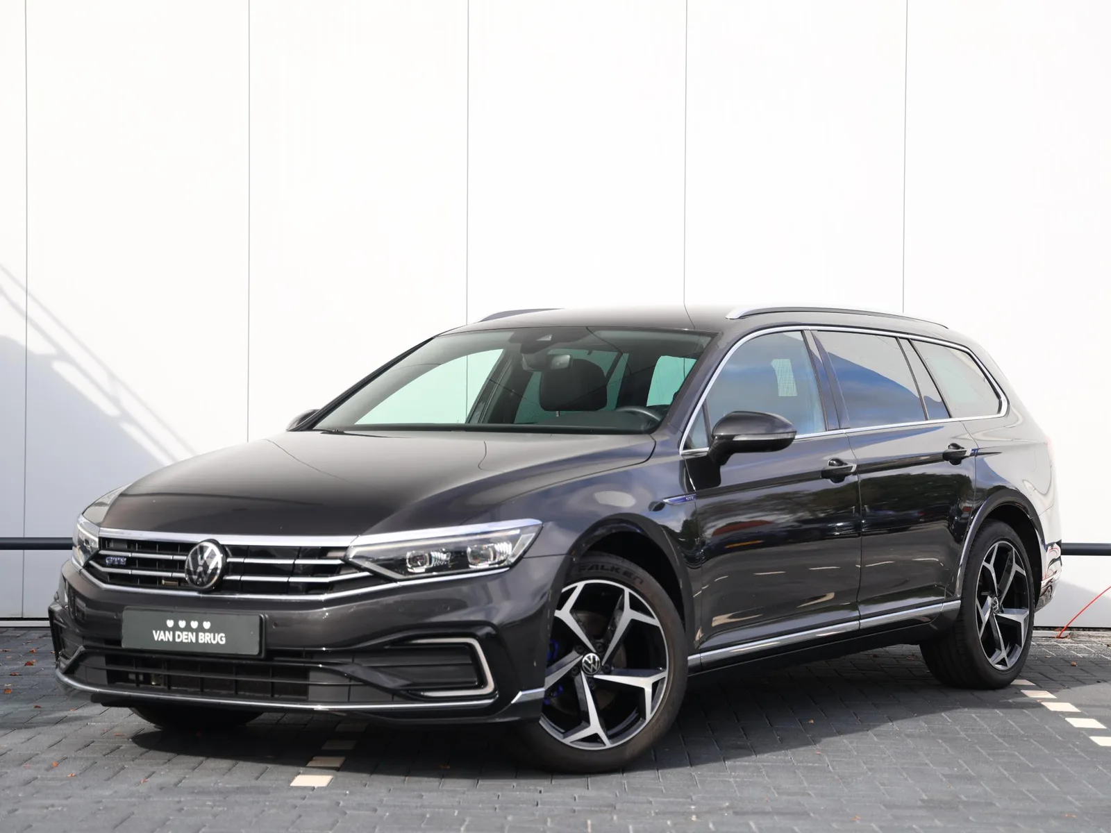 Volkswagen Passat (2022) — foto 1