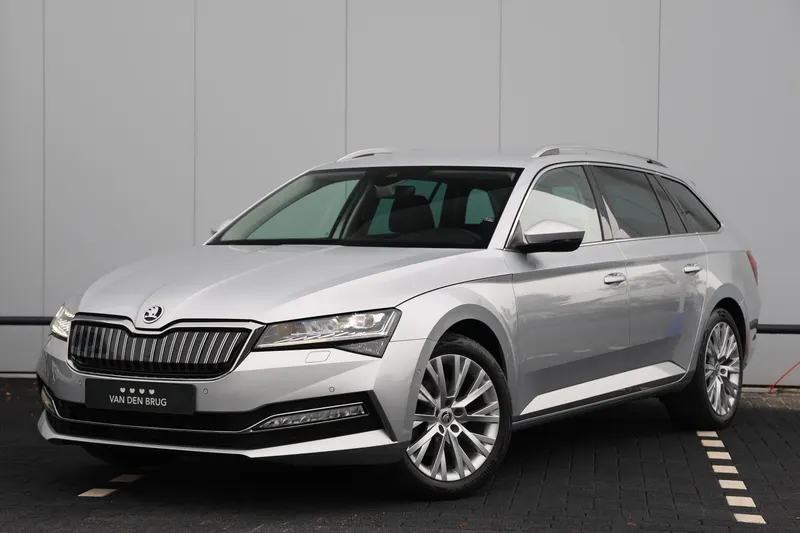 Škoda Superb (2023)
