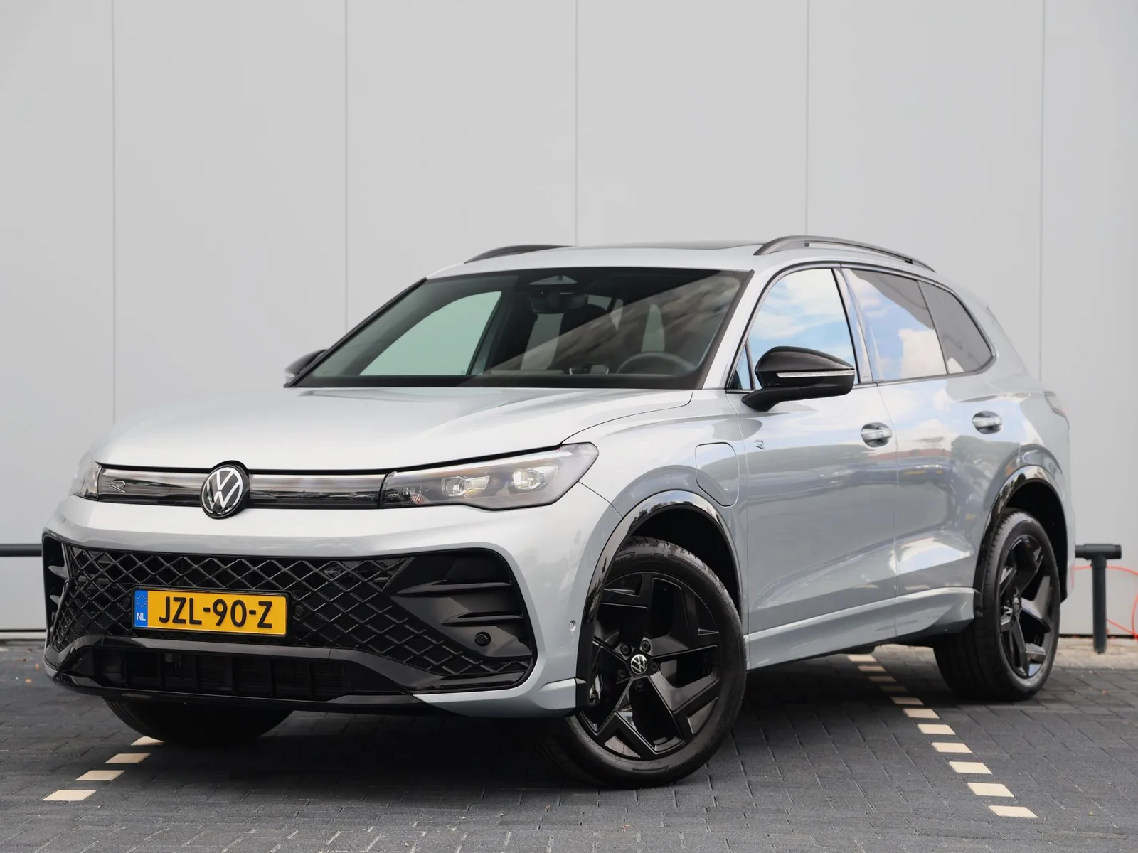 Volkswagen Tiguan (2025) — foto 1