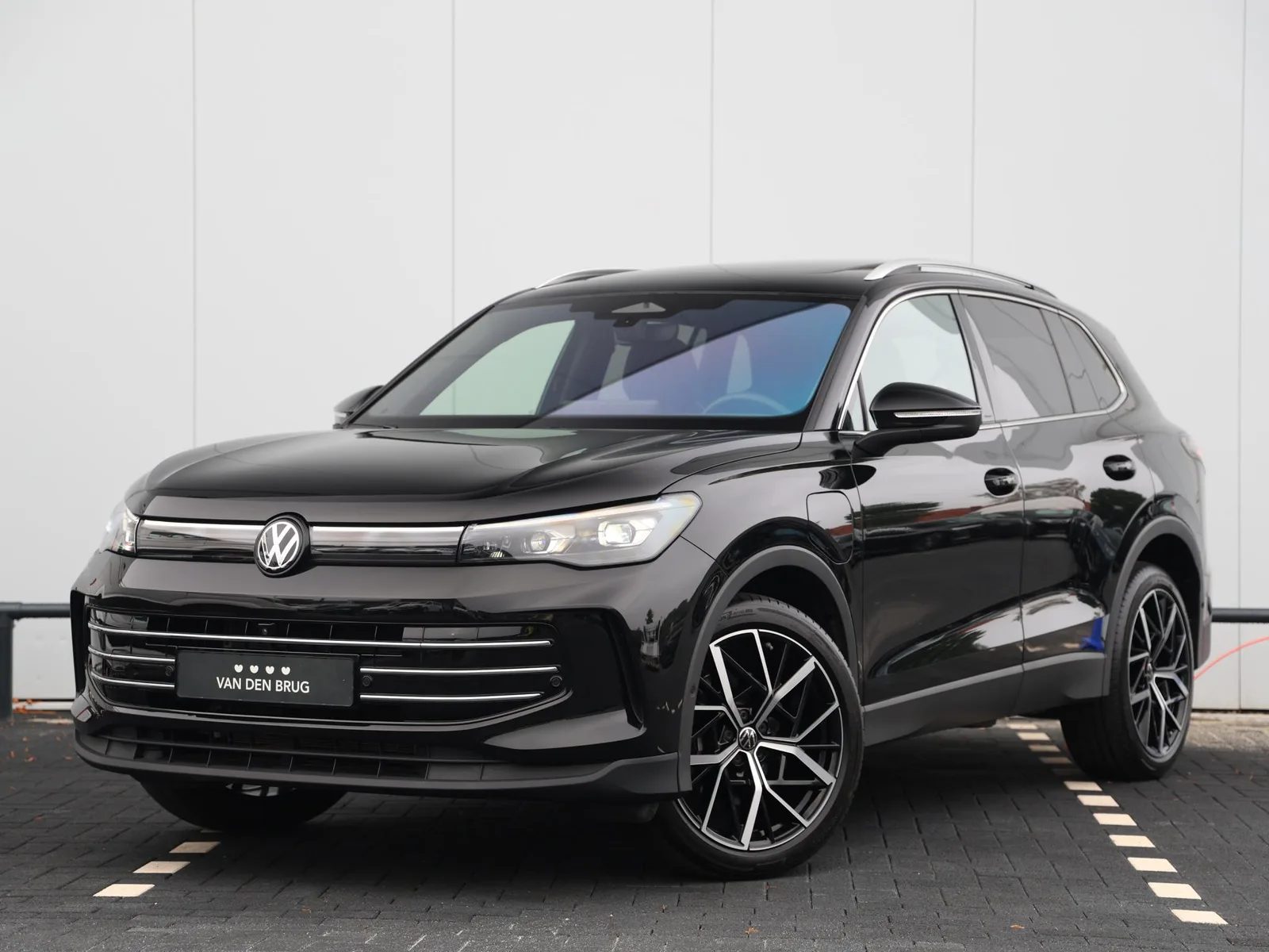 Volkswagen Tiguan (2025) — foto 1