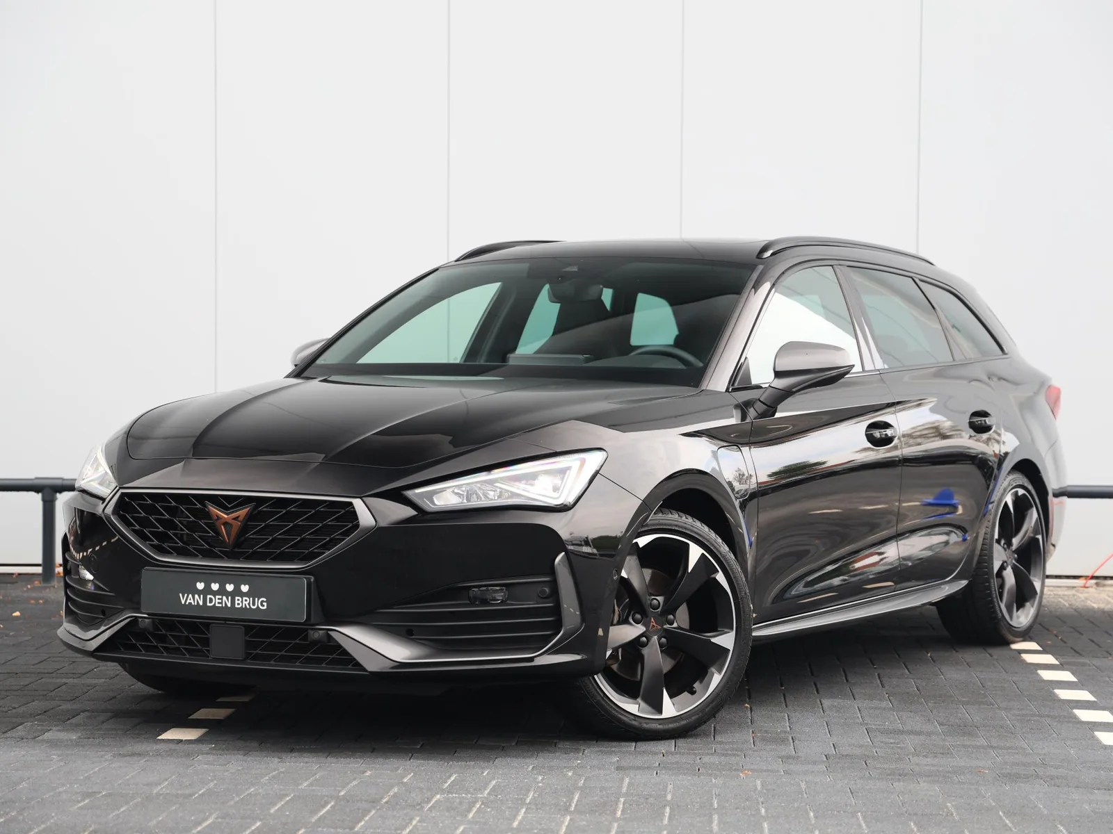CUPRA Leon Sportstourer (2023) — foto 1