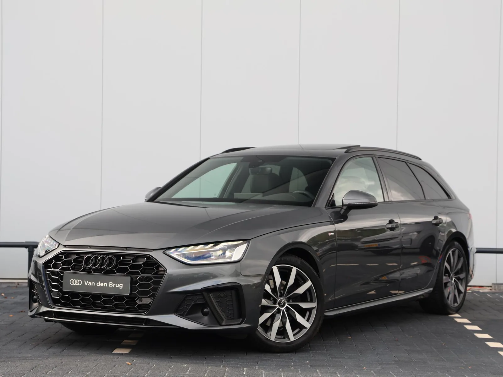 Audi A4 (2024) — foto 1