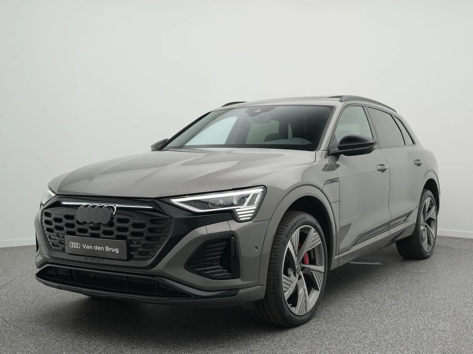 Audi Q8 e-tron (2024) — foto 1