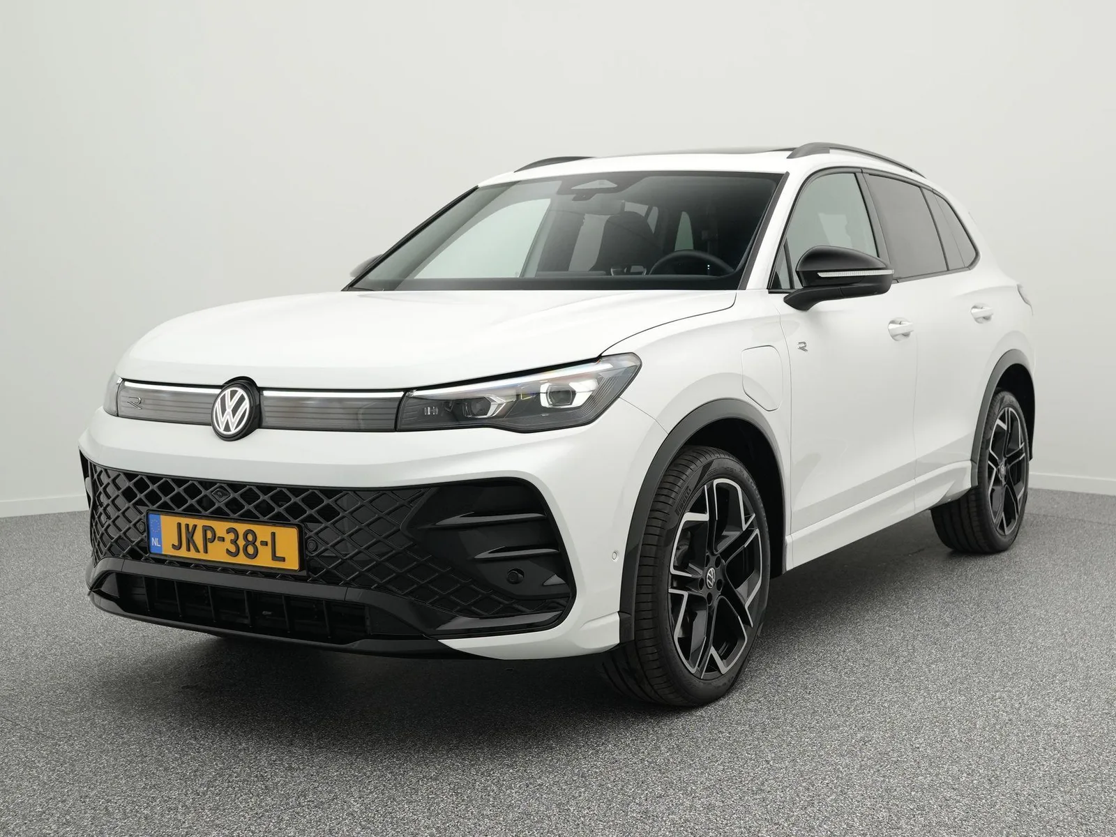 Volkswagen Tiguan (2025) — foto 1