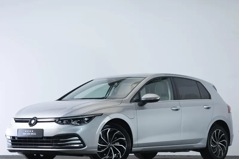 Volkswagen Golf (2022)